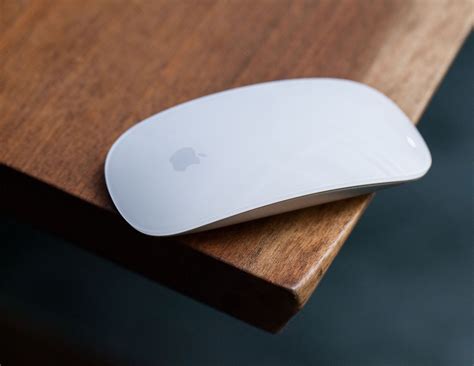 Navigating MacOS with the Apple Magic Mouse